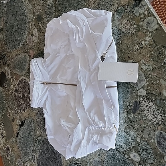 Lululemon Miss Misty II Windbreaker - Picture 2 of 9